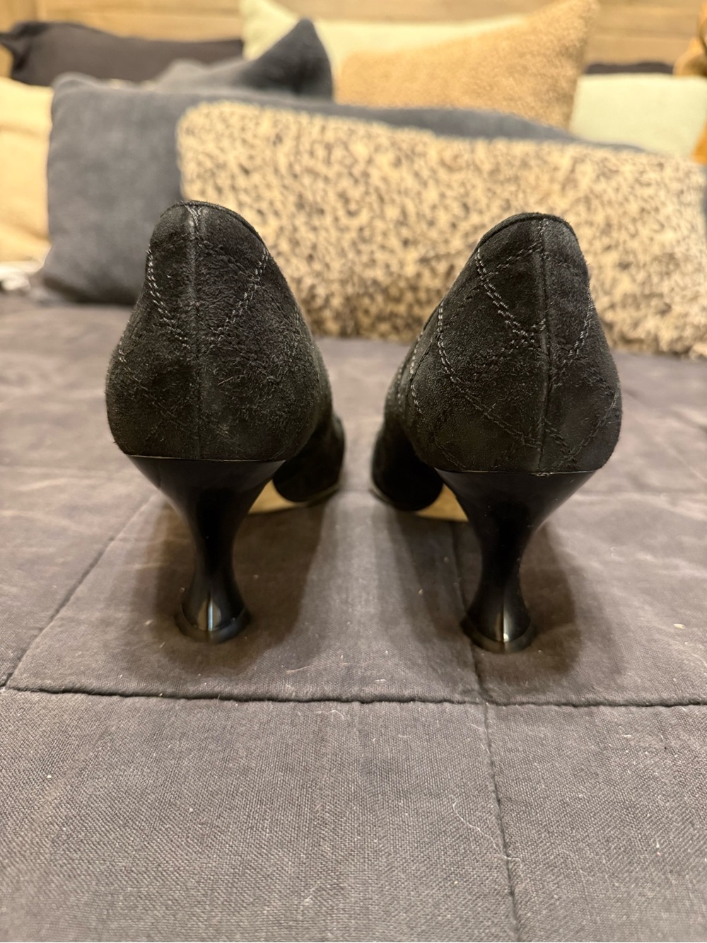 Anyi Lu Black Quilted Suede Square-Toe Flats - Picture 4 of 6